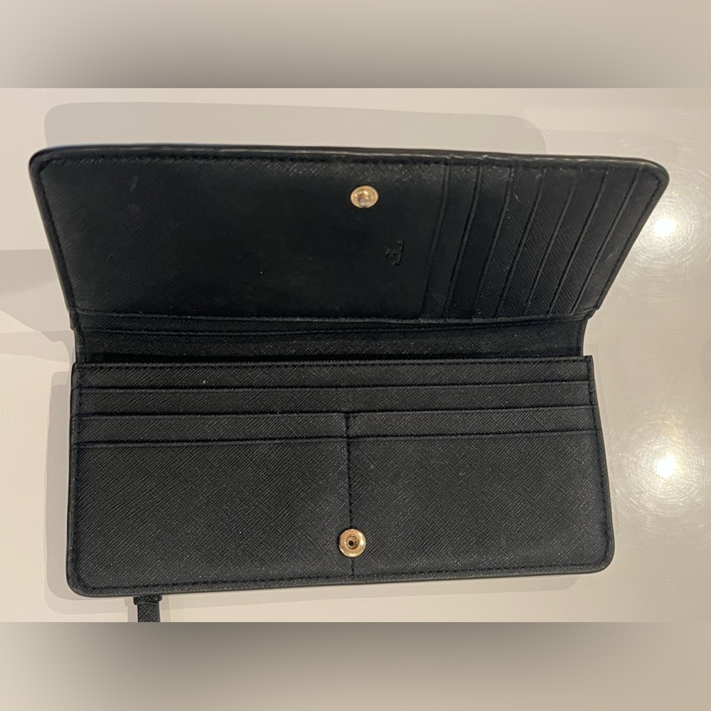 Tory Burch slim wallet great condition!
